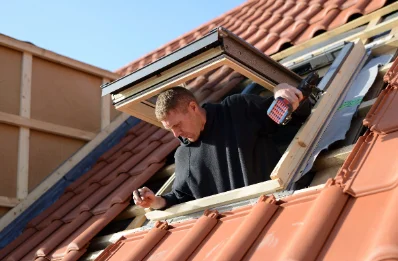 Pose de fenêtres de toit Velux à Écuillé